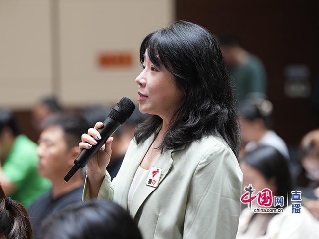 我向大家介绍防汛形势和工作举措
